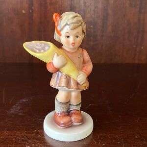 Goebel Hummel Club Figurine 1993-94 “A Sweet Offering”